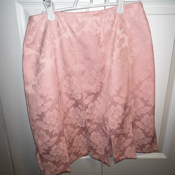 Noviello-Bloom Pink Floral Slitted Skirt | Size 4 - Picture 1 of 3
